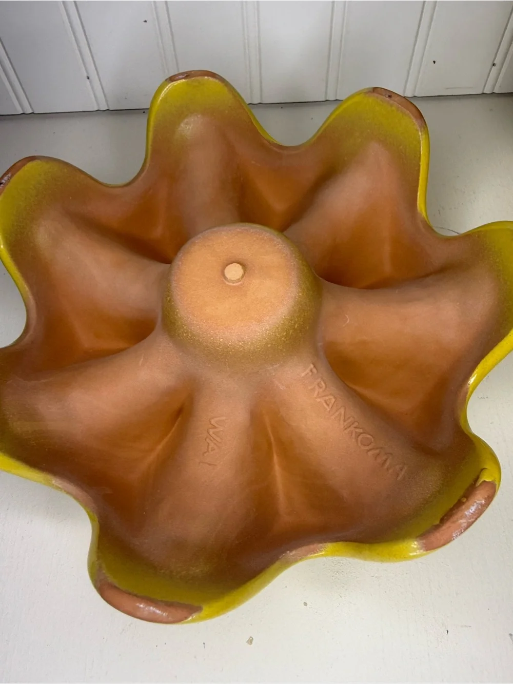 VINTAGE FRANKOMA GV SUNFLOWER YELLOW LIDDED CASSEROLE DISH WITH WARMER STAND